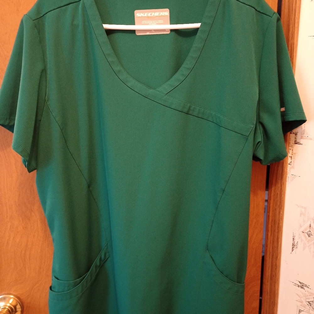 Green X-Large women's scrub top Skechers by Barco